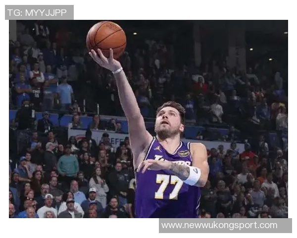 东契奇与格莱姆斯赛后互动频繁哈里森交易引发关注 东契奇与格莱姆斯赛后互动频繁哈里森交易引发关注