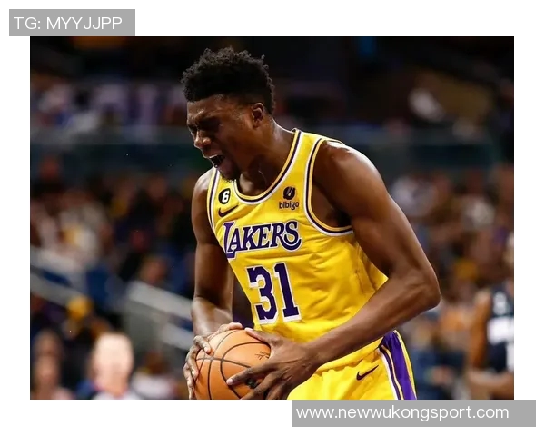 托马斯布莱恩特绝杀被帽愤怒推开摄像头引发热议