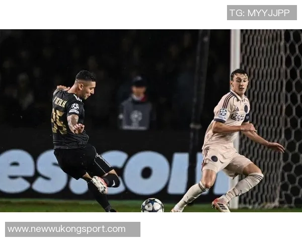 阿斯报称皇马巴萨争抢阿贾克斯19岁中场新星布尼达 阿斯报称皇马巴萨争抢阿贾克斯19岁中场新星布尼达