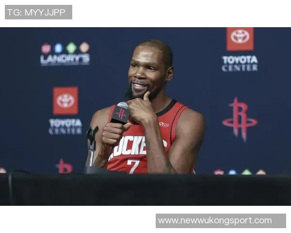 杜兰特赛季开局表现惊艳场均30分高效命中率限制对手运动战表现不佳